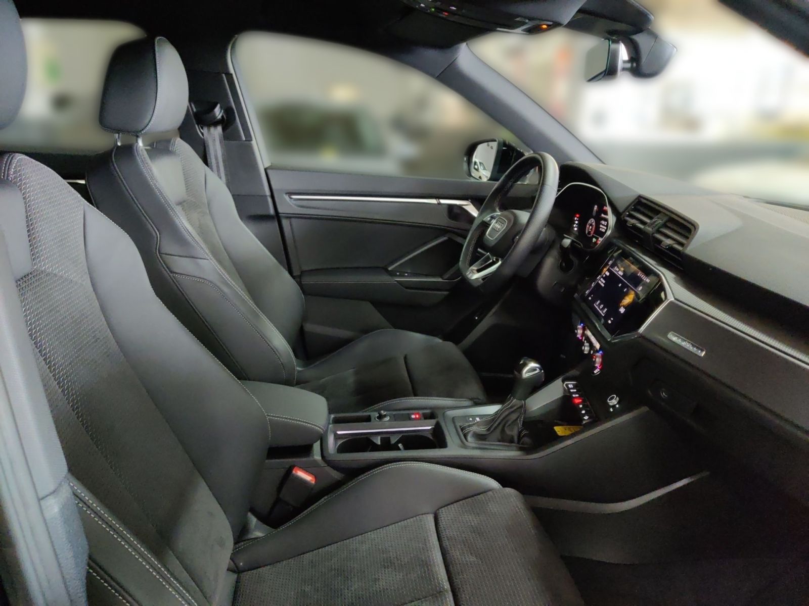 Audi Q3 quattro S line - Samsaru's Car Outlet