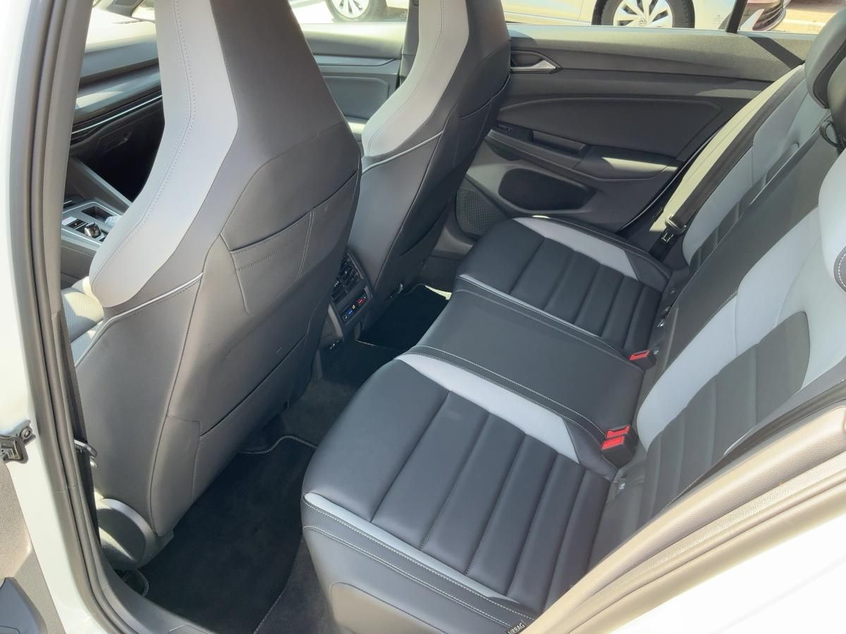 Volkswagen Golf VIII 2.0 TDI GTD - Samsaru's Car Outlet