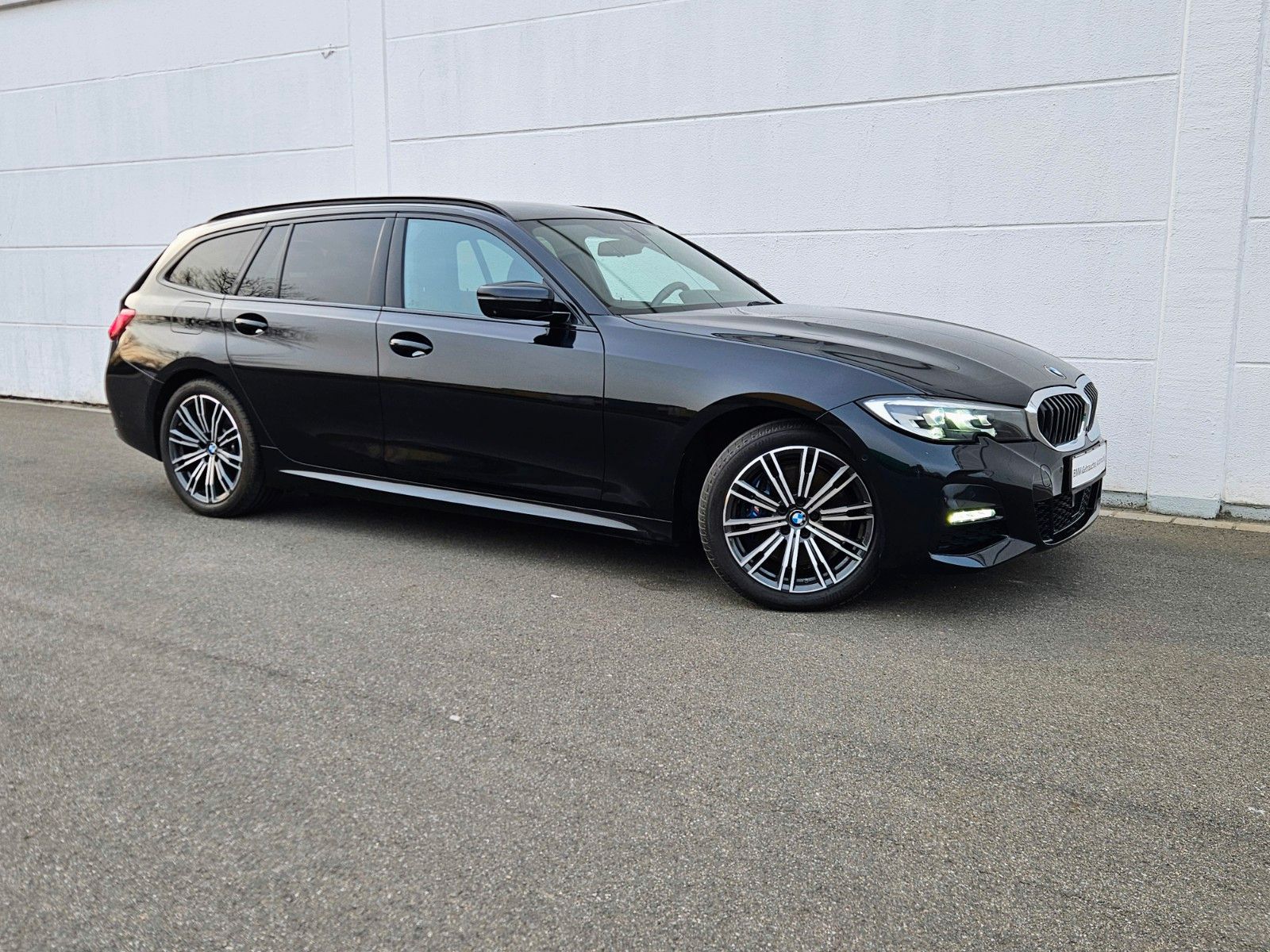 BMW 330e*LCProf*M-SPORT*HUD*ACC*PARKASS+*KEYLESS GO