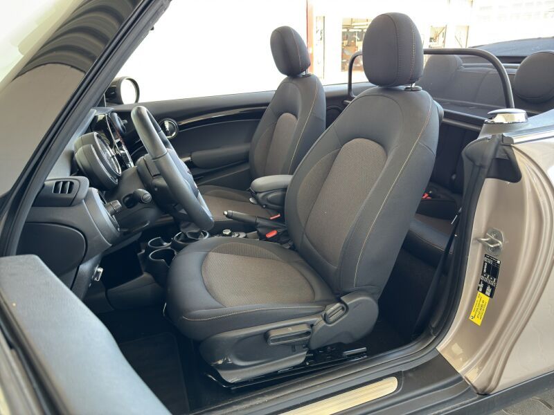 MINI Cooper Cabrio - Samsaru's Car Outlet