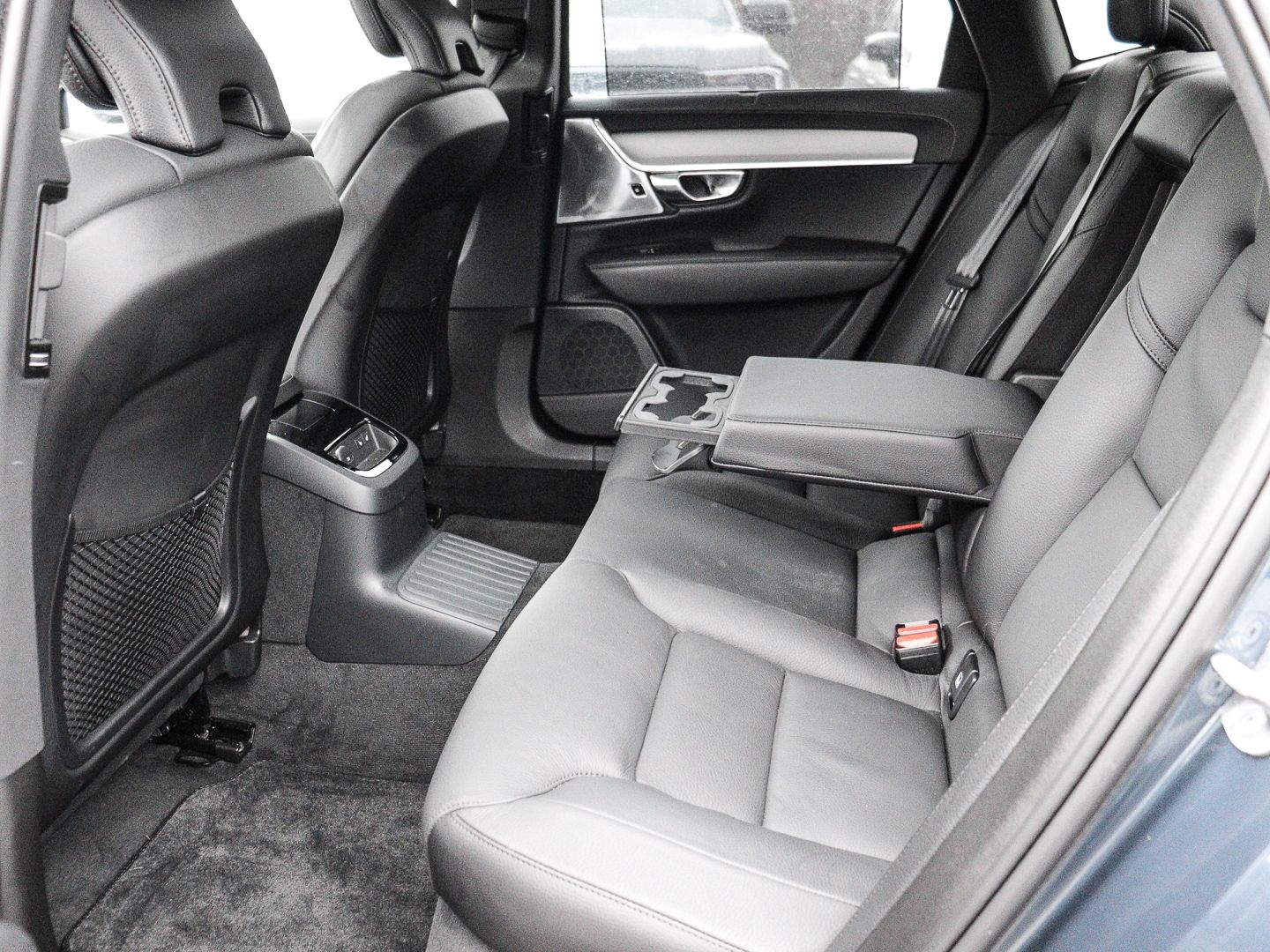 Volvo S90 Ultimate Bright Recharge Plug-In Hybrid AWD