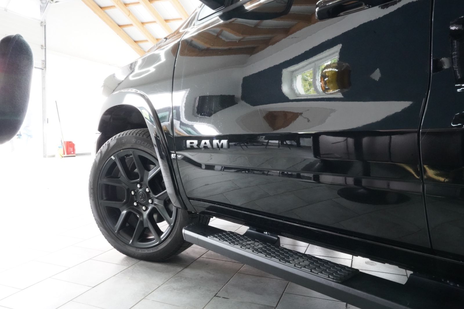 Dodge Sport 3.0 420 PS Black