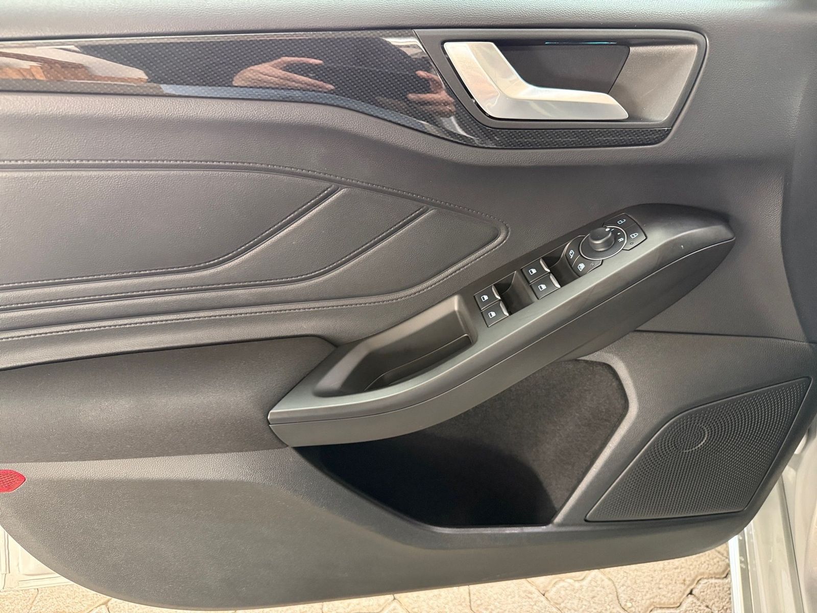 Ford Focus Turnier 1.0 EcoBoost Hybrid Aut. ST-LINE X