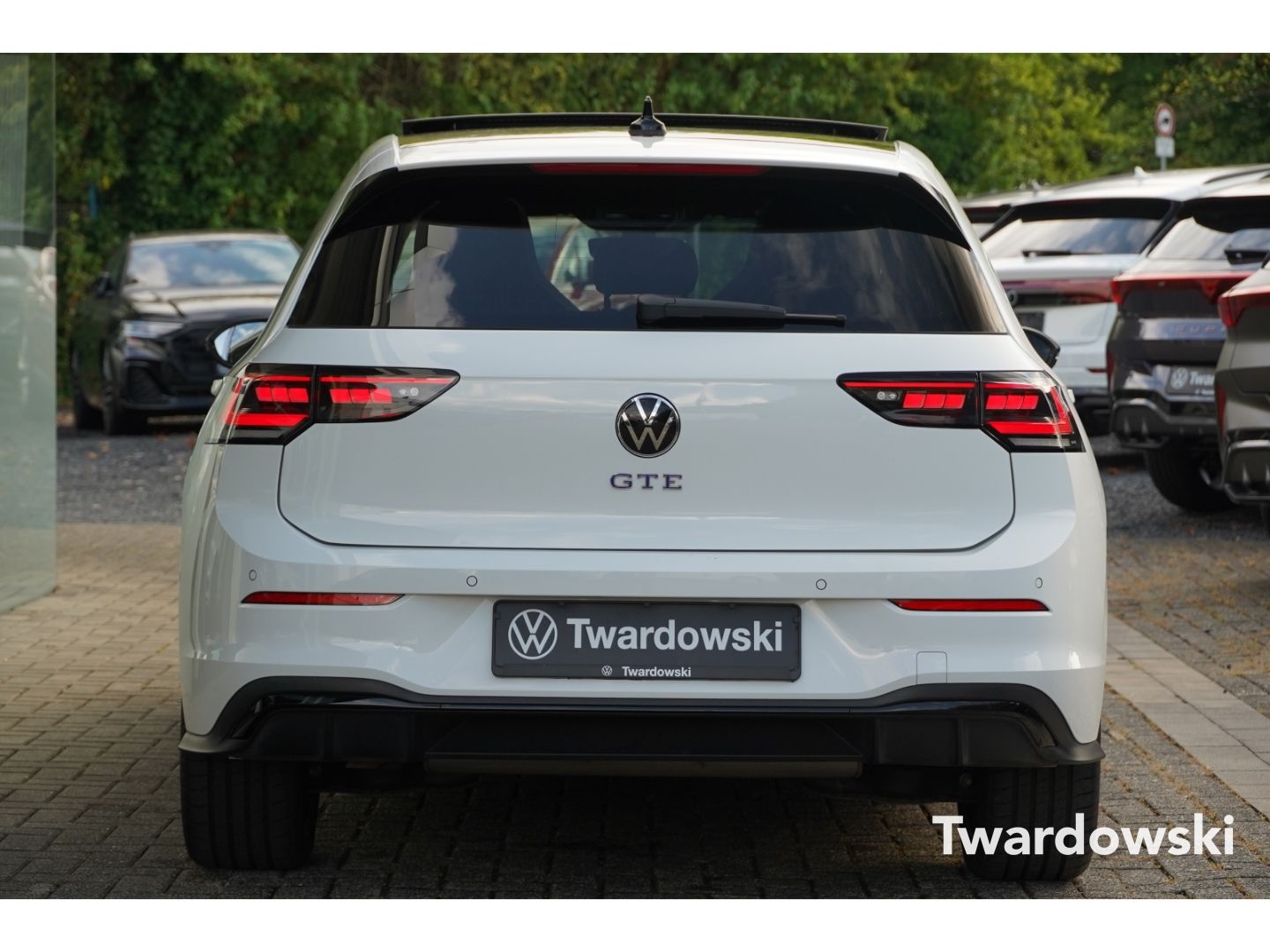 Volkswagen Golf GTE Matrix Pano AHK ACC Leder HUD Kamera 5J