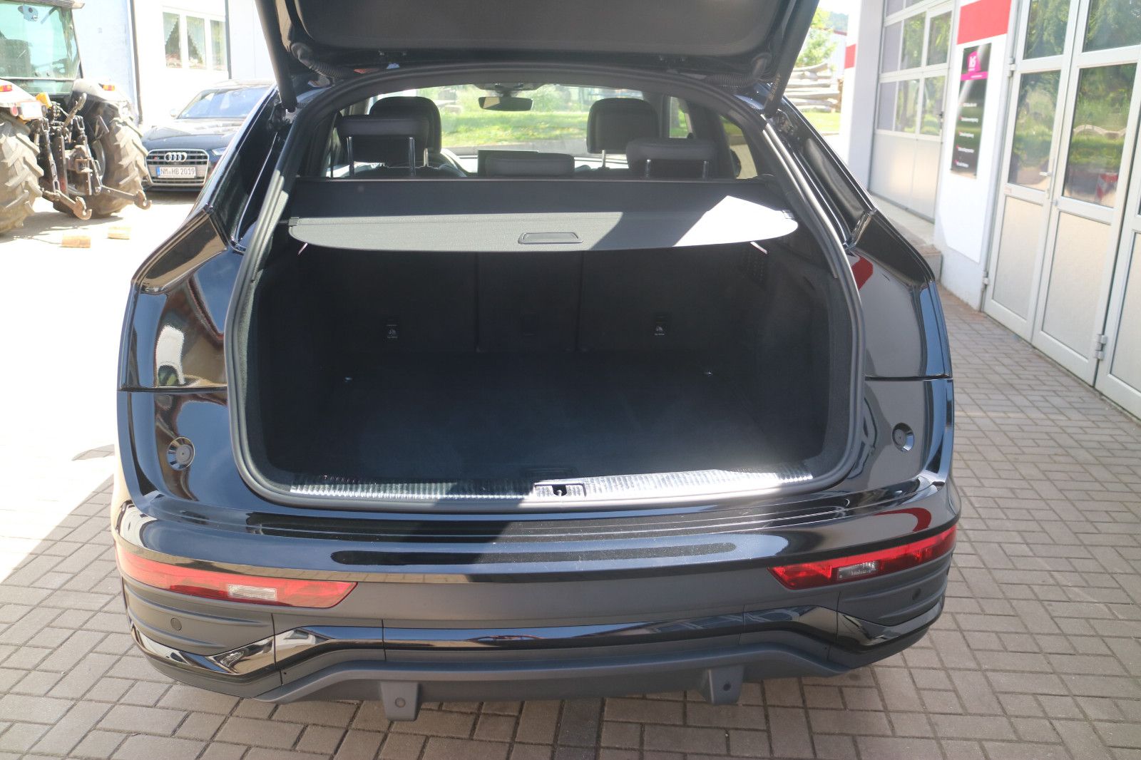 Audi Q5 Sportback 40 TDI quattro S line - Samsaru's Car Outlet