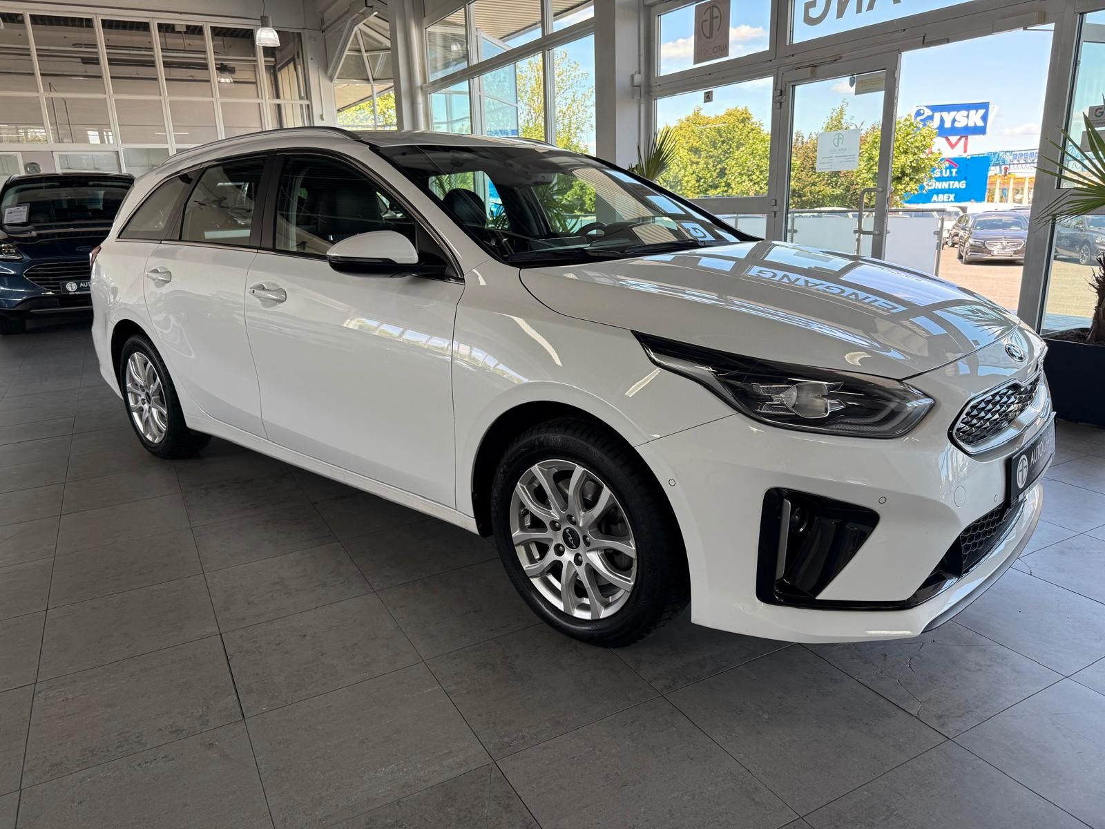 Kia cee'd Sportswagon Plug-in Hybrid Spirit - Samsaru's Car Outlet