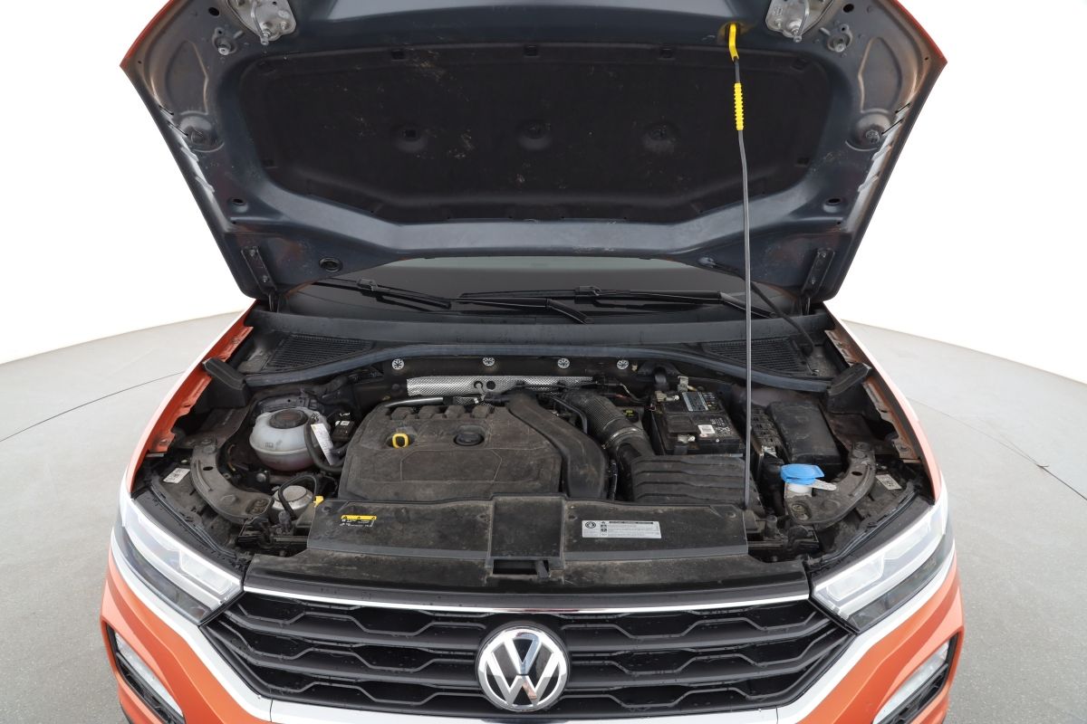 Volkswagen T-Roc 1.5 TSI IQ.DRIVE - Samsaru's Car Outlet