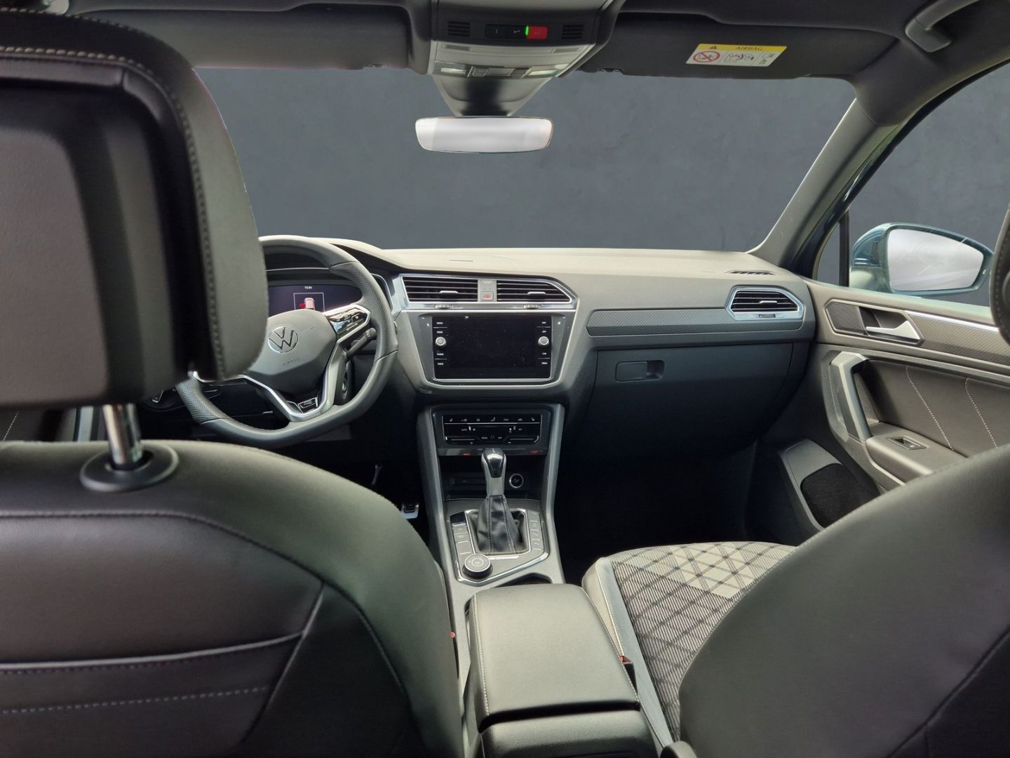 Volkswagen Tiguan 4Motion 2.0 TDI R-Line - Samsaru's Car Outlet