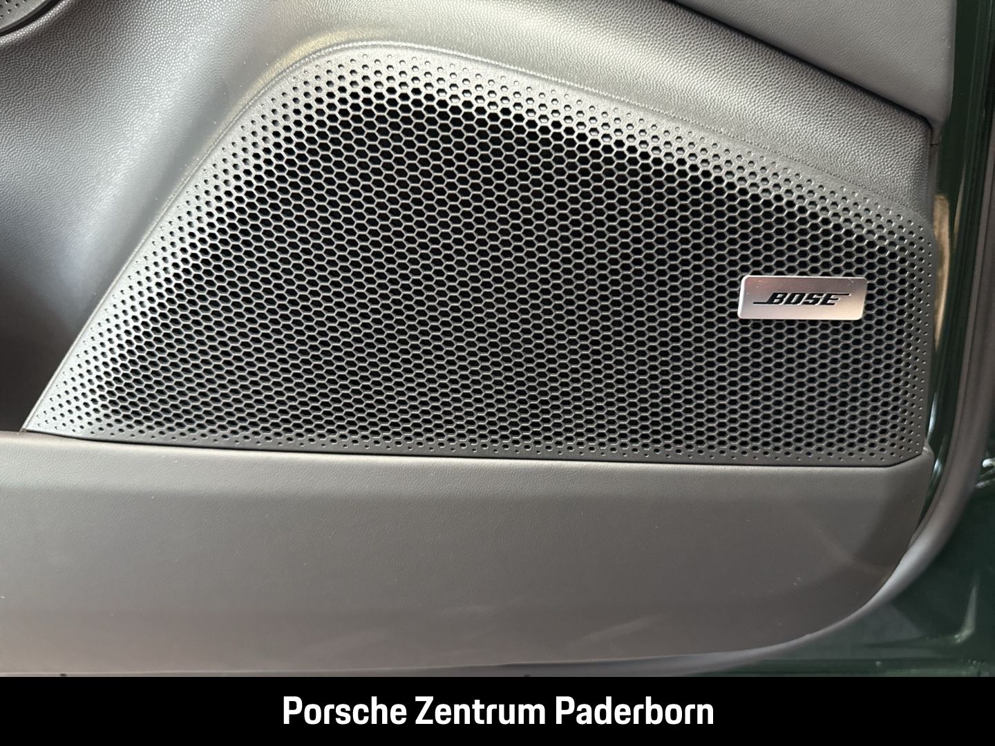 Porsche Macan 4 - Samsaru's Car Outlet