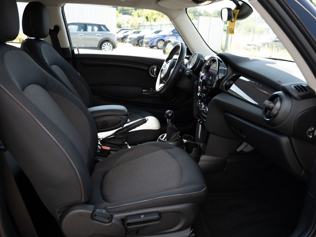 MINI One Essential Trim - Samsaru's Car Outlet