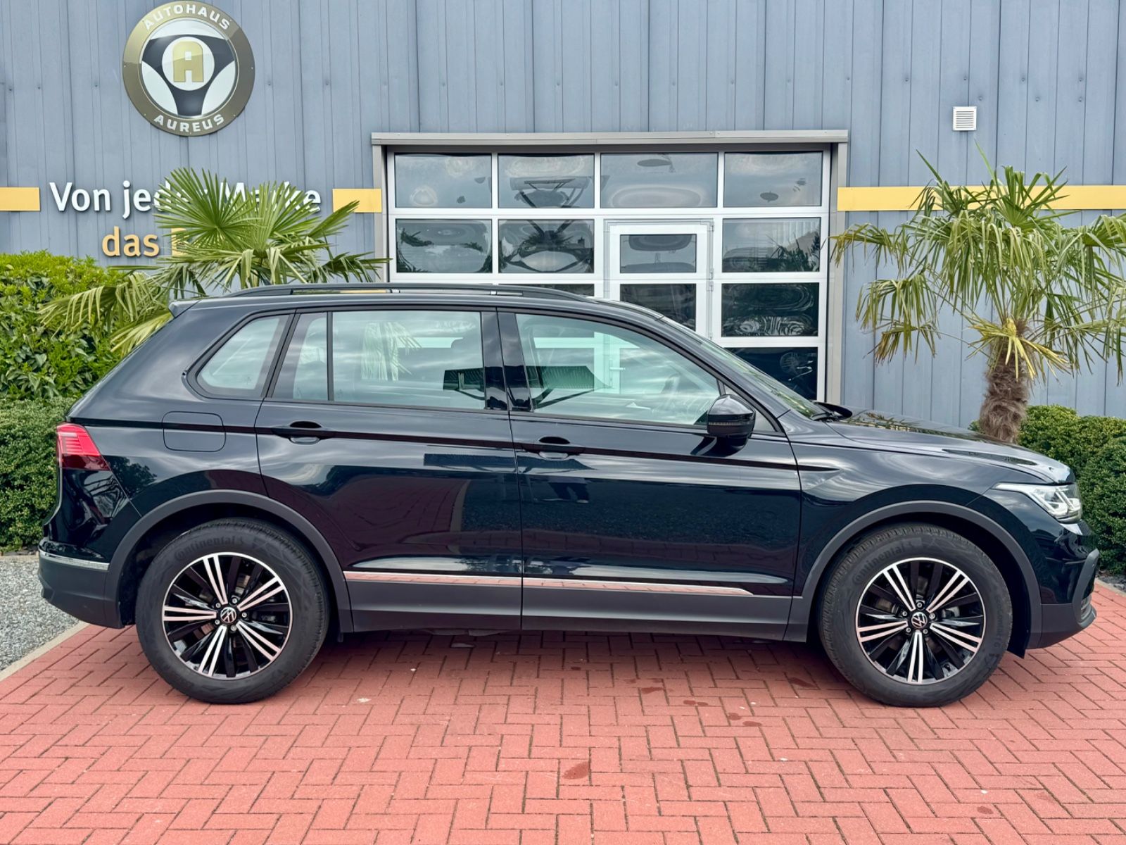 Volkswagen Tiguan Life - Samsaru's Car Outlet