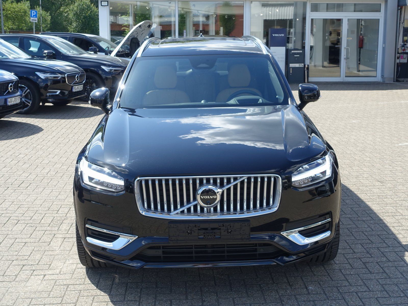 Volvo XC90 Plus Bright T8 Recharge AWD - Samsaru's Car Outlet