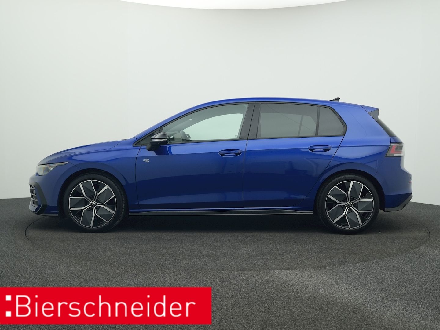 Volkswagen Golf 8 1.5 eTSI DSG R-Line BLACK-STYLE 5-J.-GAR