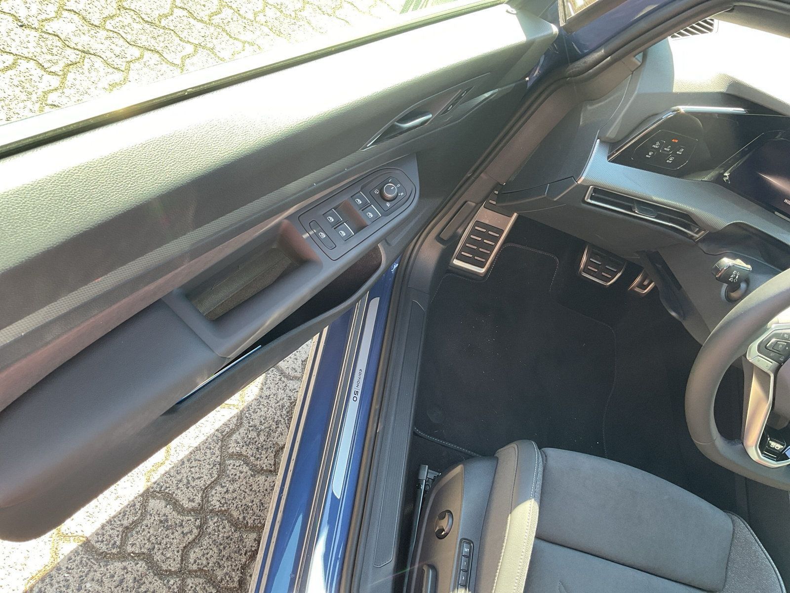 Volkswagen Golf VIII Edition 50 1.5 eTSI DSG AHK Area View