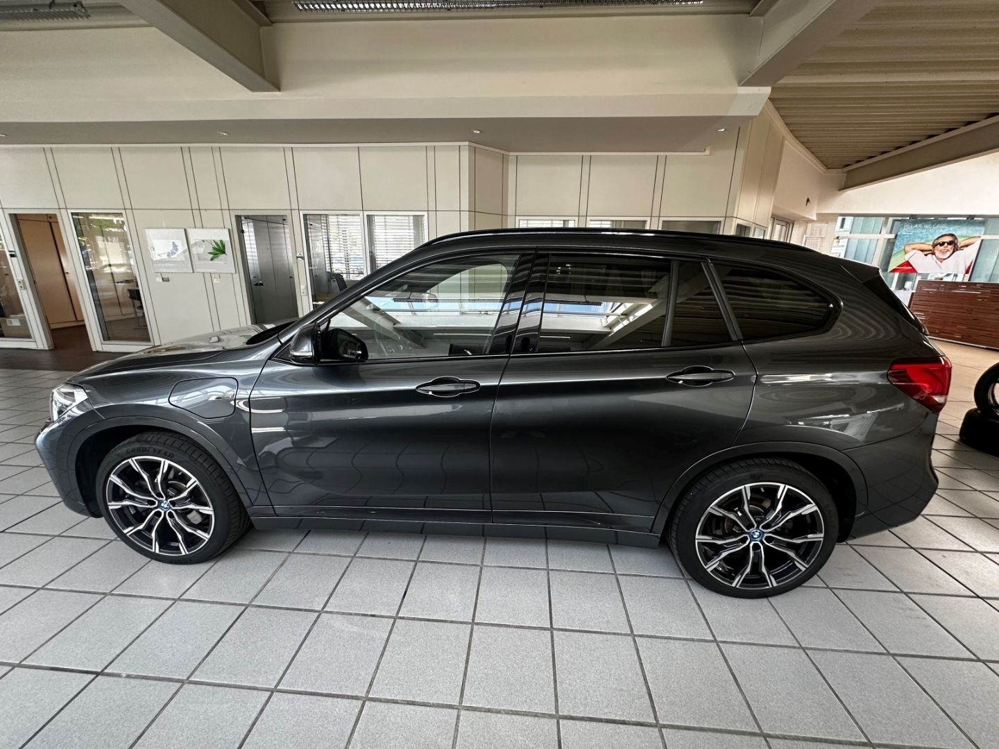 BMW X1 25e M Sport - Samsaru's Car Outlet