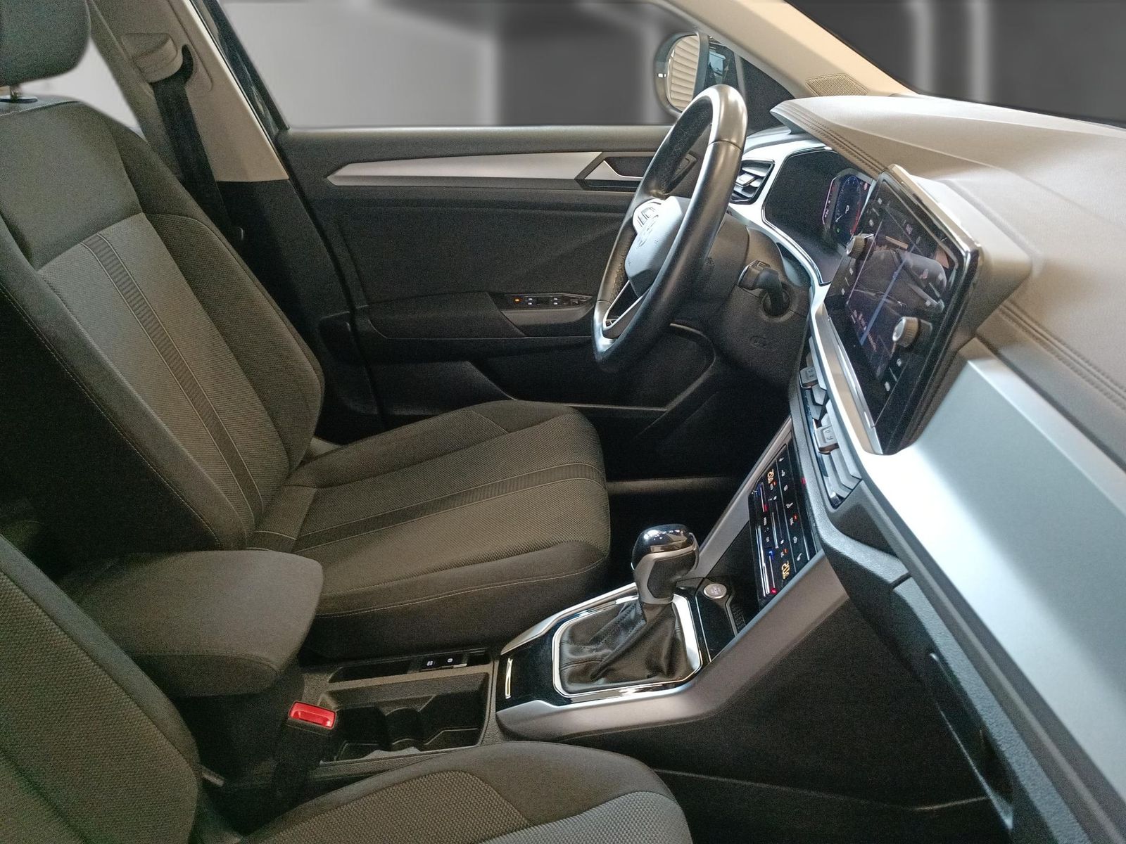 Volkswagen T-Roc 1.5 TSI LIFE DSG - Samsaru's Car Outlet