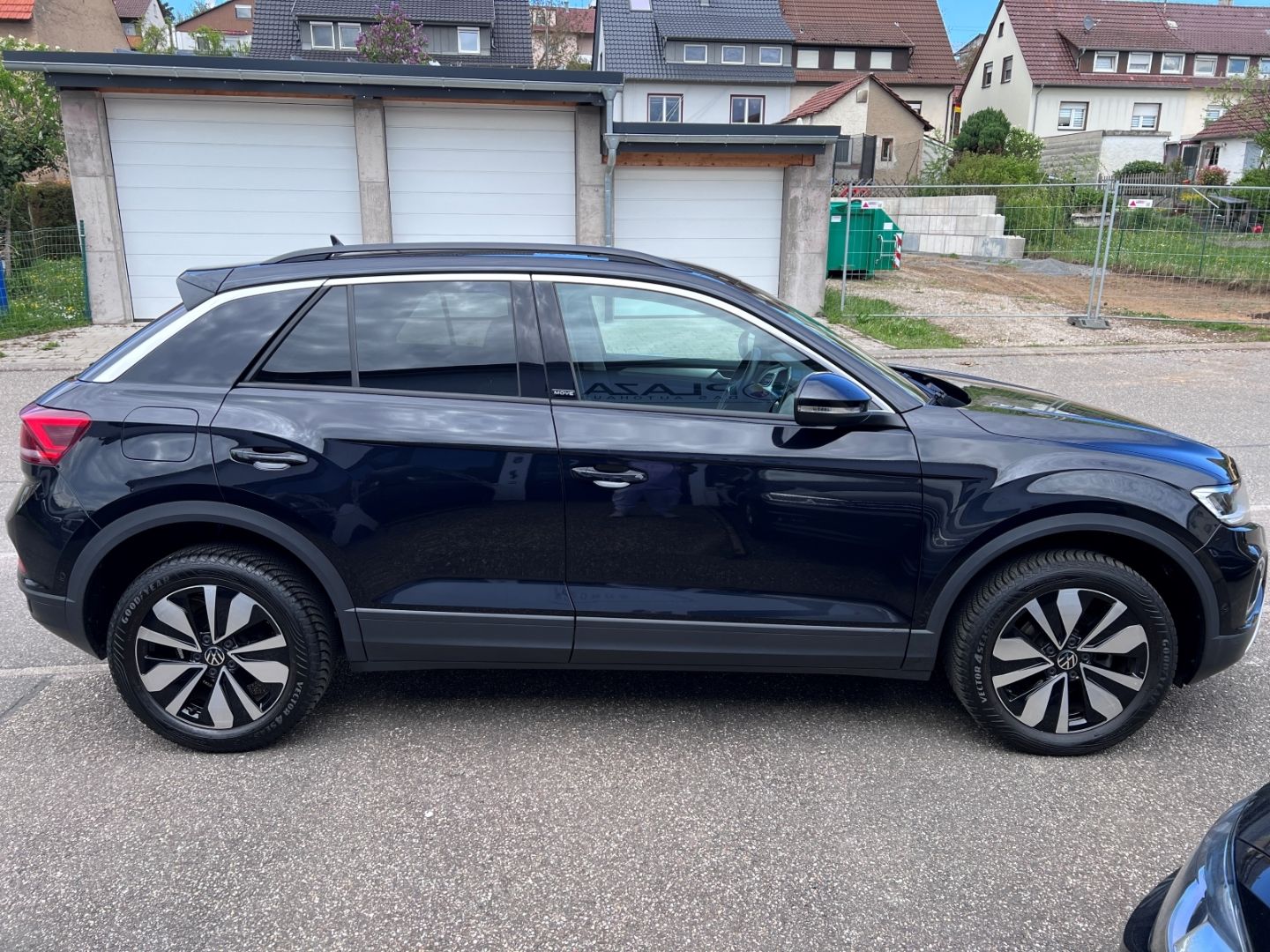 Volkswagen T-Roc 1.0TSI Move - Samsaru's Car Outlet