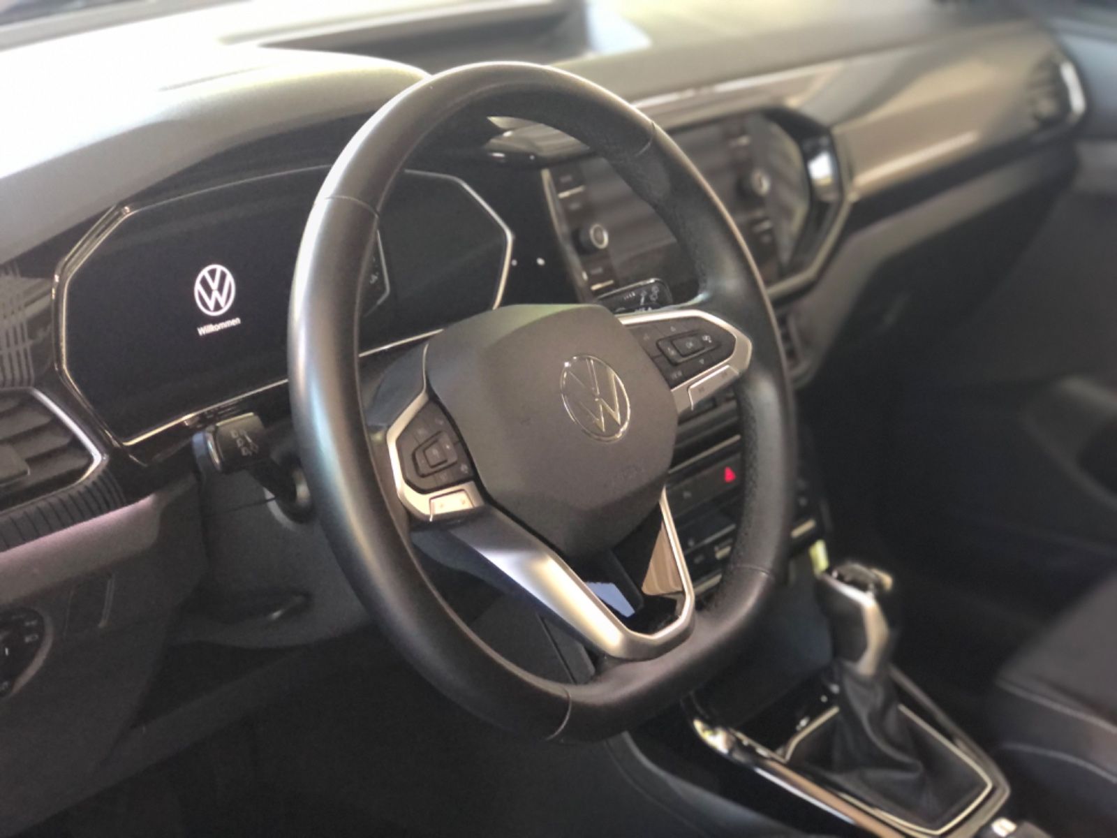 Volkswagen T-Cross 1.0 TSI Style R-Line - Samsaru's Car Outlet
