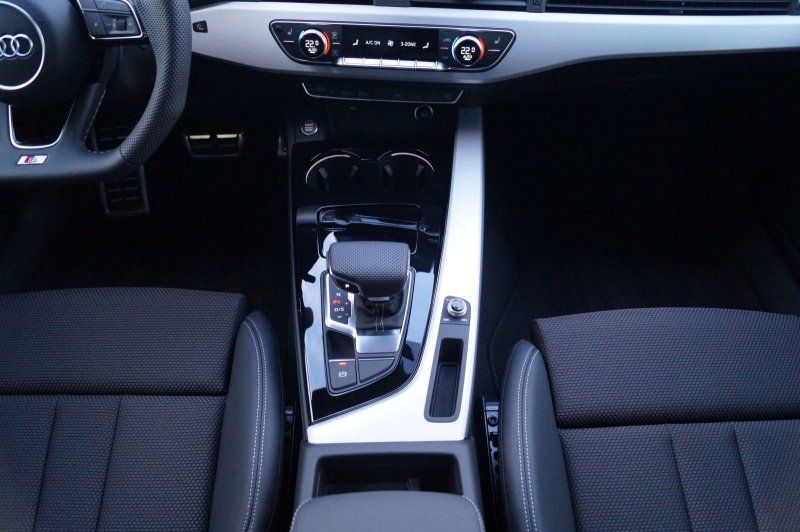 Audi A4 Avant S-Line 40TFSI - Samsaru's Car Outlet