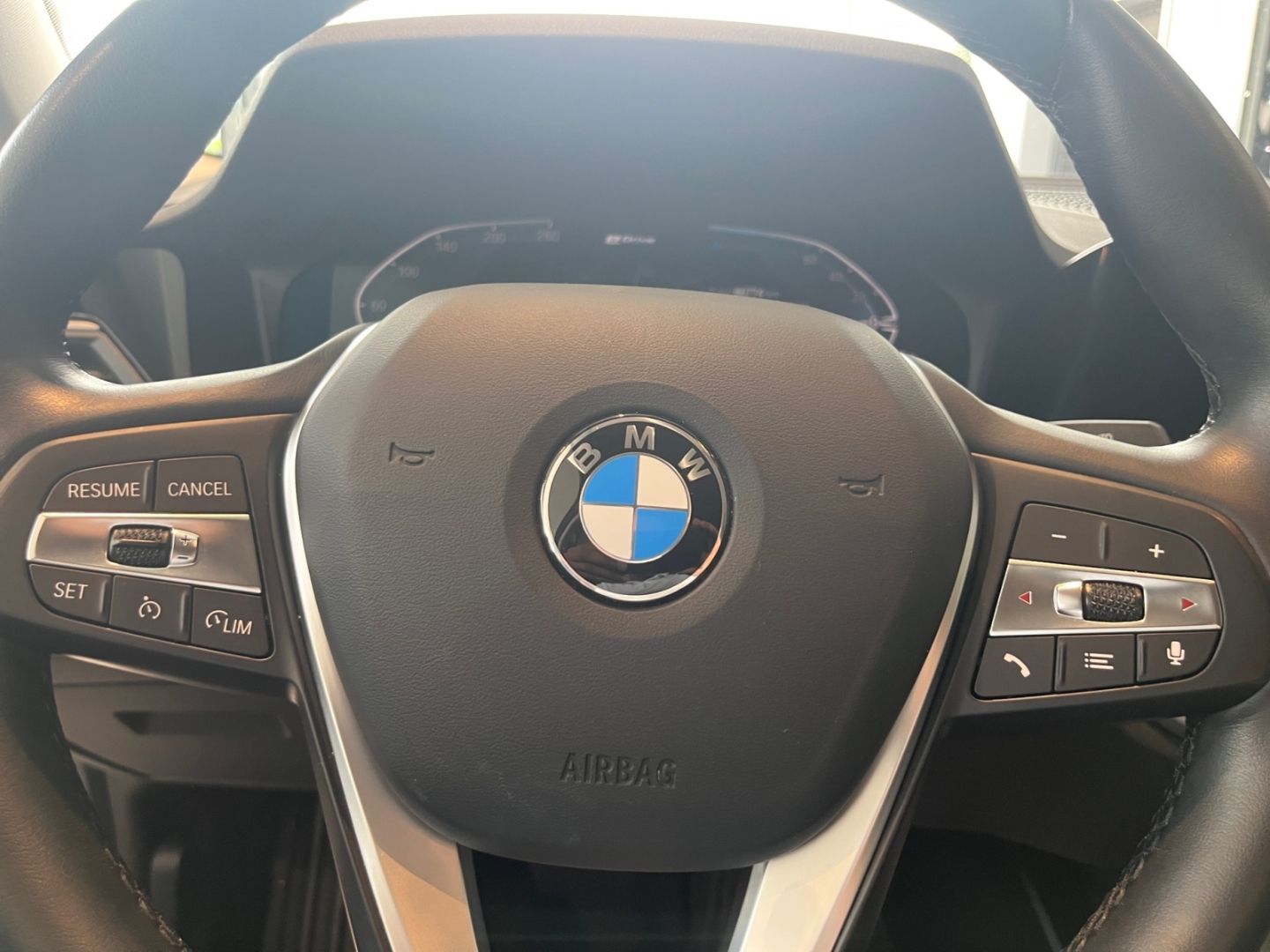BMW 330 e Advantage - Samsaru's Car Outlet