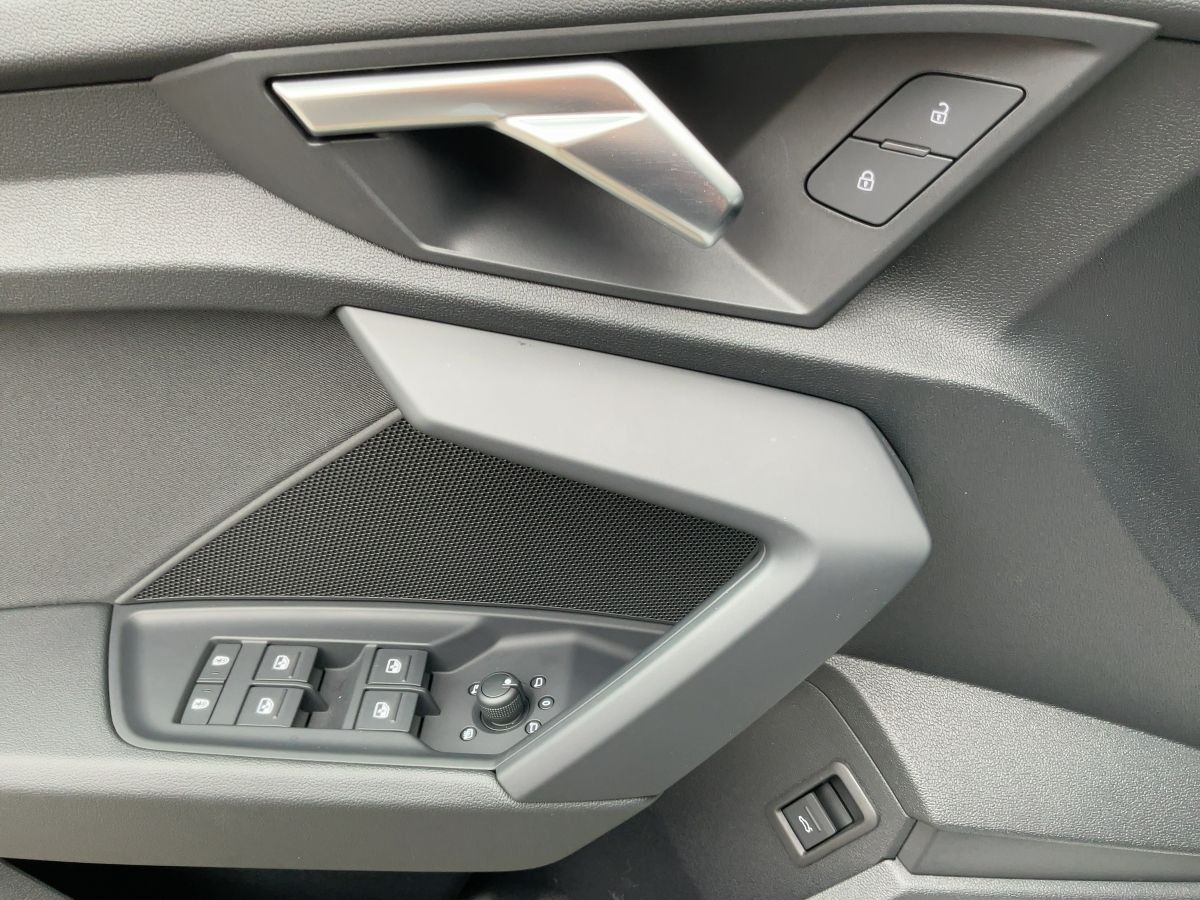 Audi A3 Limousine 40 TFSI S-LINE - Samsaru's Car Outlet