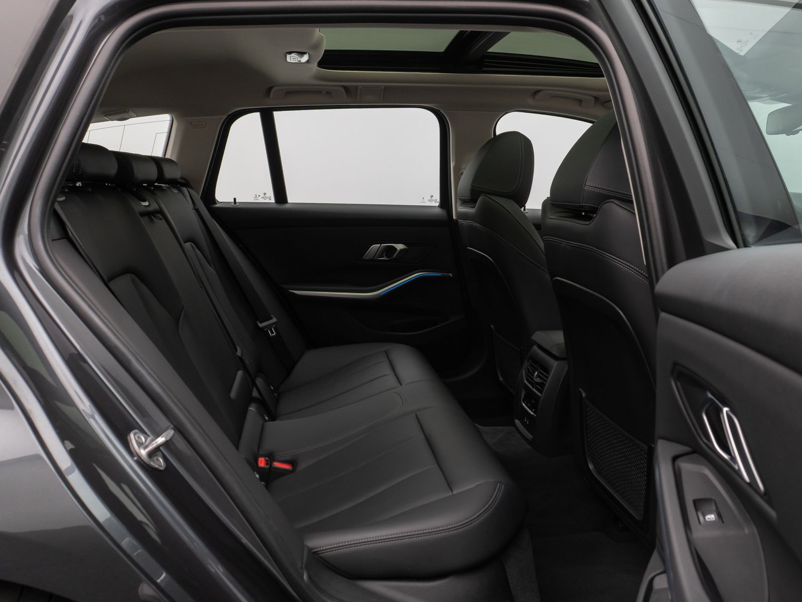 BMW 320e Sport Line - Samsaru's Car Outlet