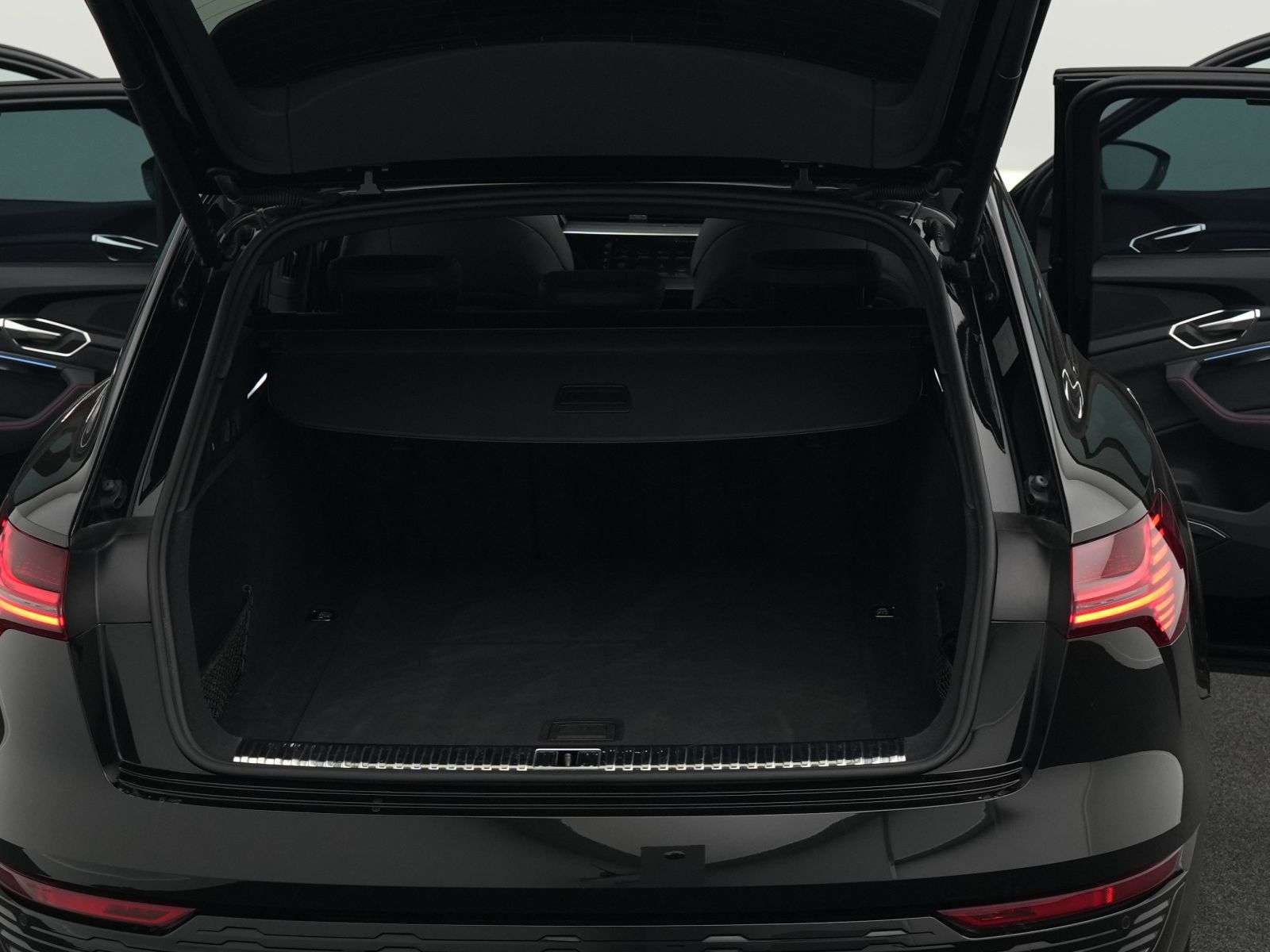 Audi Q8 e-tron S line 55 quattro *Opt.schw*PANO*AHK*