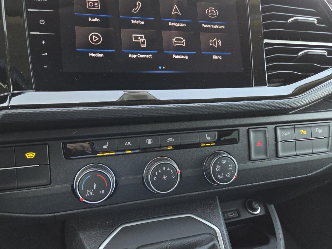 Volkswagen T6.1 TDI Multivan Comfortline - Samsaru's Car Outlet