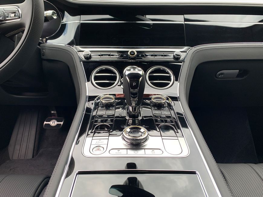 Bentley New Continental GT V8 Hybrid Black Edition