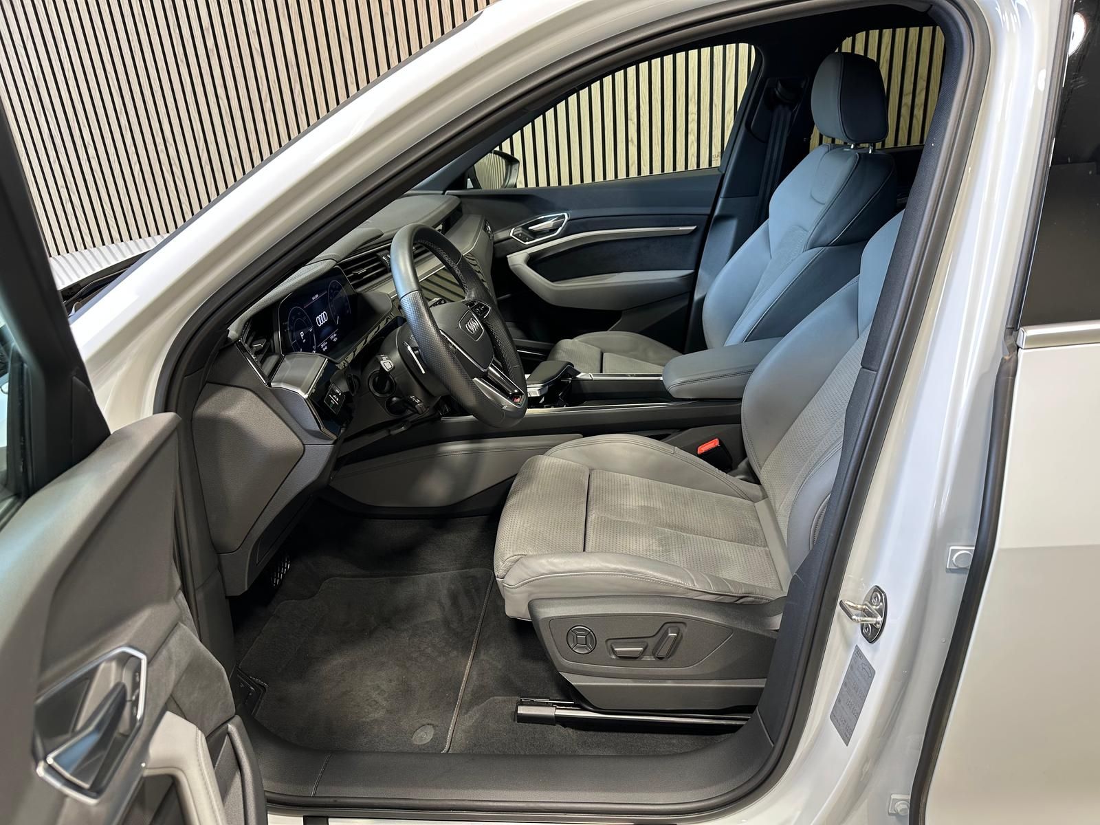 Audi e-tron 55 quattro S line 95kWh Matrix|Sport|Bang