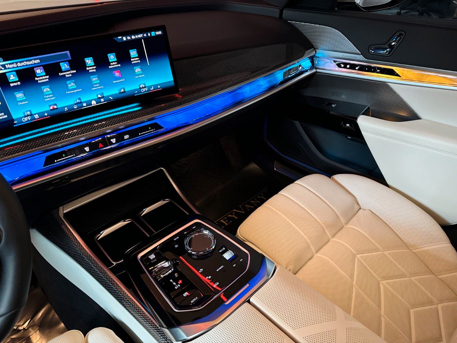 BMW 740d xD/4xMASSG/MPRO/SKY TV/KRIST/EXC.LNG/B&W/21