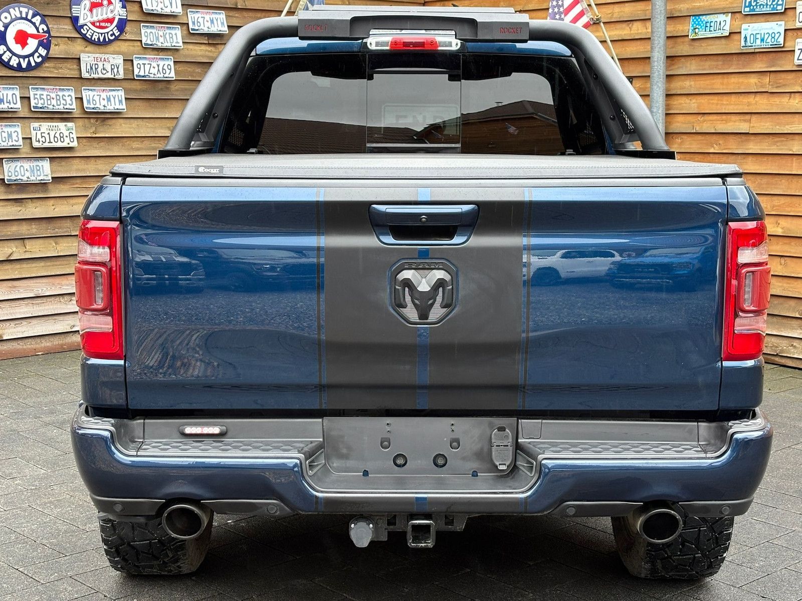 Dodge RAM 1500 Laramie 5,7L 4x4 AHK 12´´ LPG Bügel