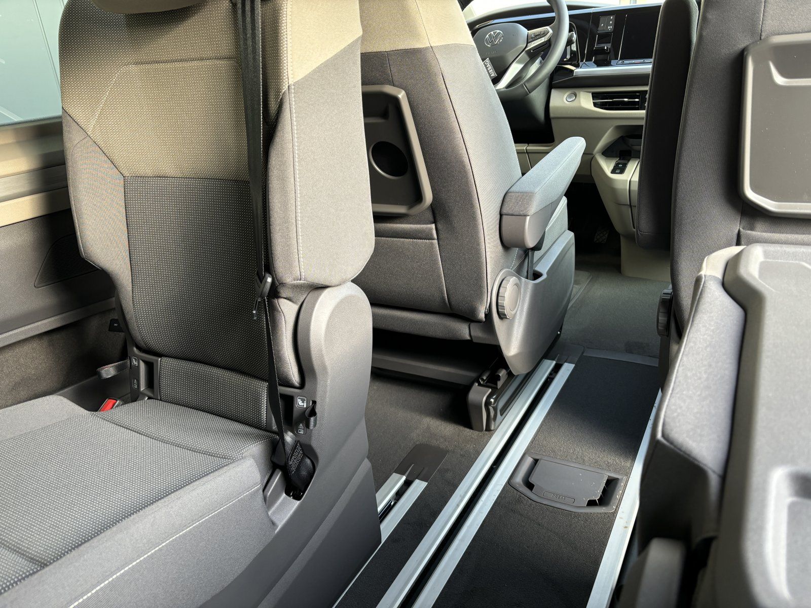 Volkswagen T7 Multivan 1.5 TSI OPF DSG Edition - Samsaru's Car Outlet