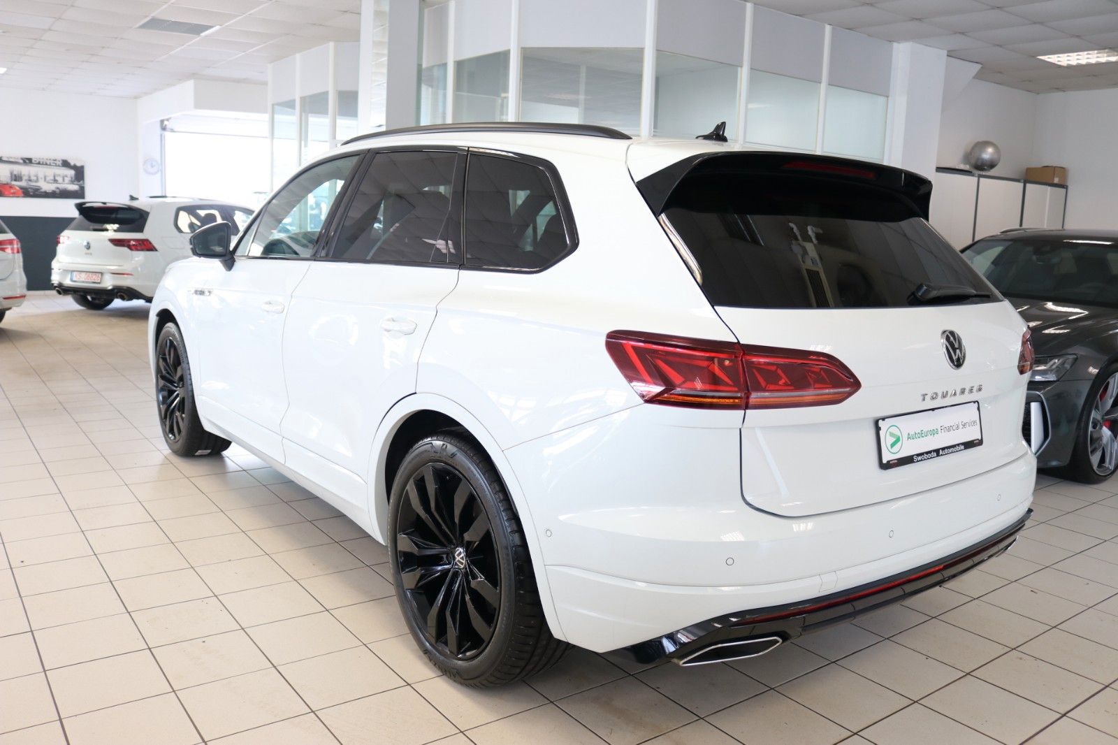 Volkswagen Touareg R-Line Luft AHK Matrix Pano 360° STHZ