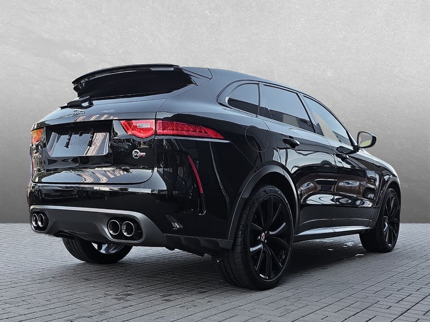 Jaguar F-Pace SVR