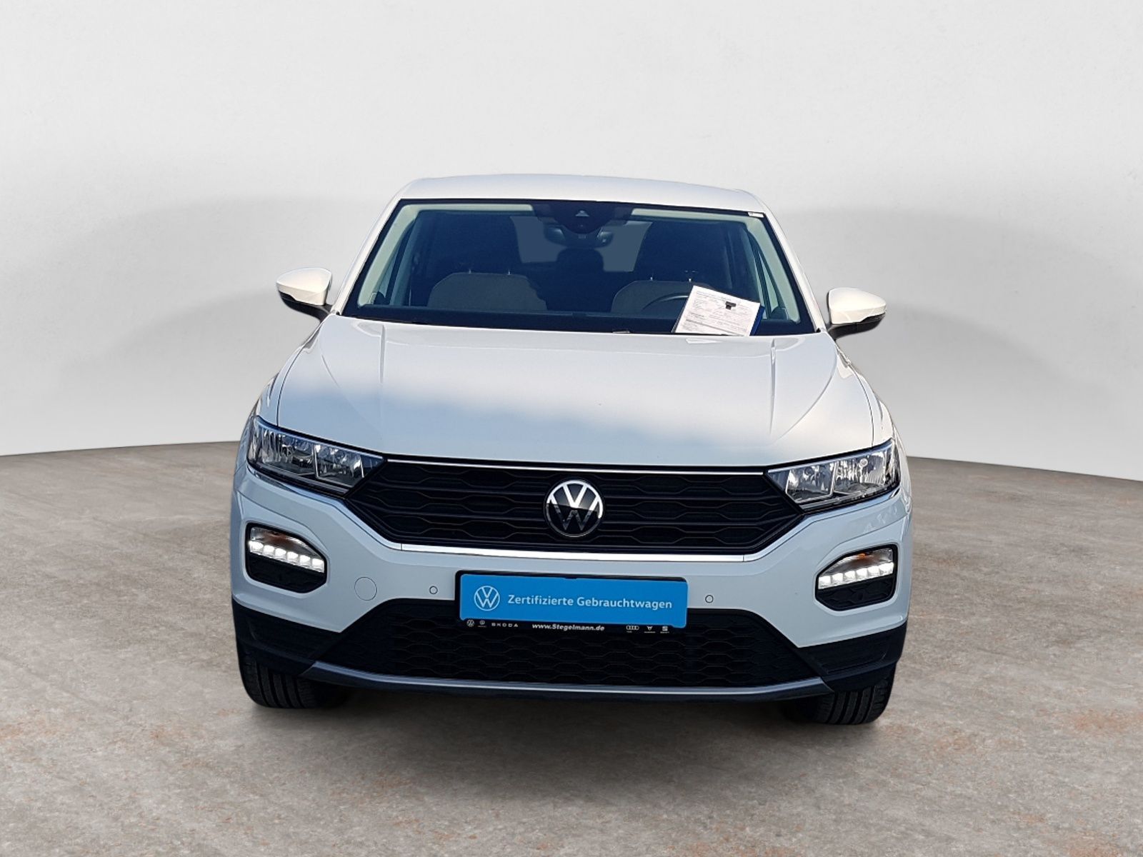 Volkswagen T-Roc 1.5 TSI DSG Active - Samsaru's Car Outlet