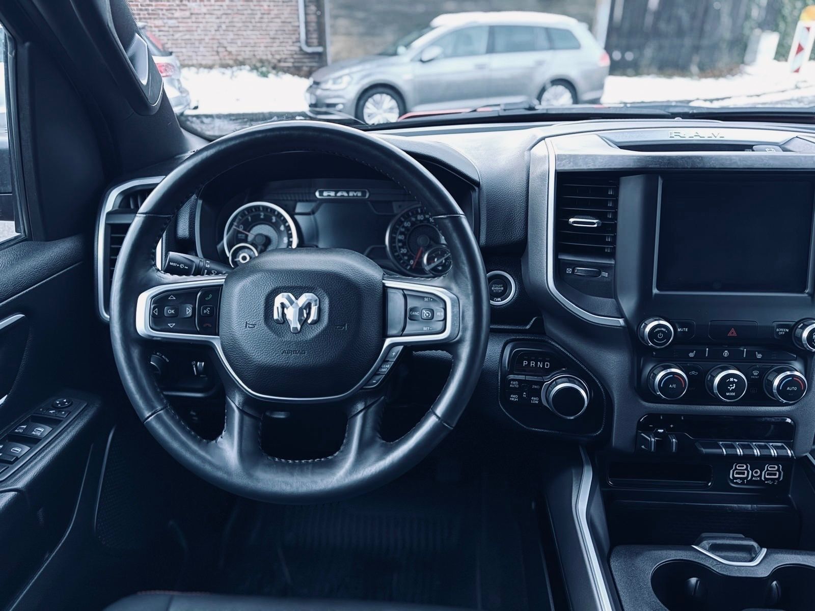 Dodge SPORT*ROLLBAR*OFFROAD*LIFT*AHK*NAVI*4X4*GARANTIE