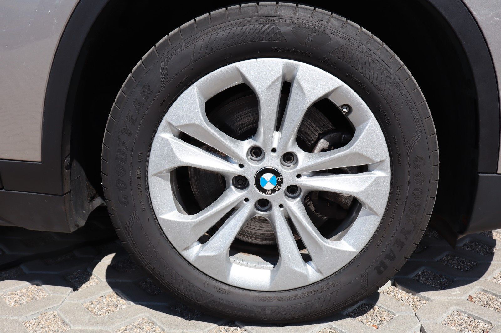 BMW X1 xDrive 25 e Advantage - Samsaru's Car Outlet
