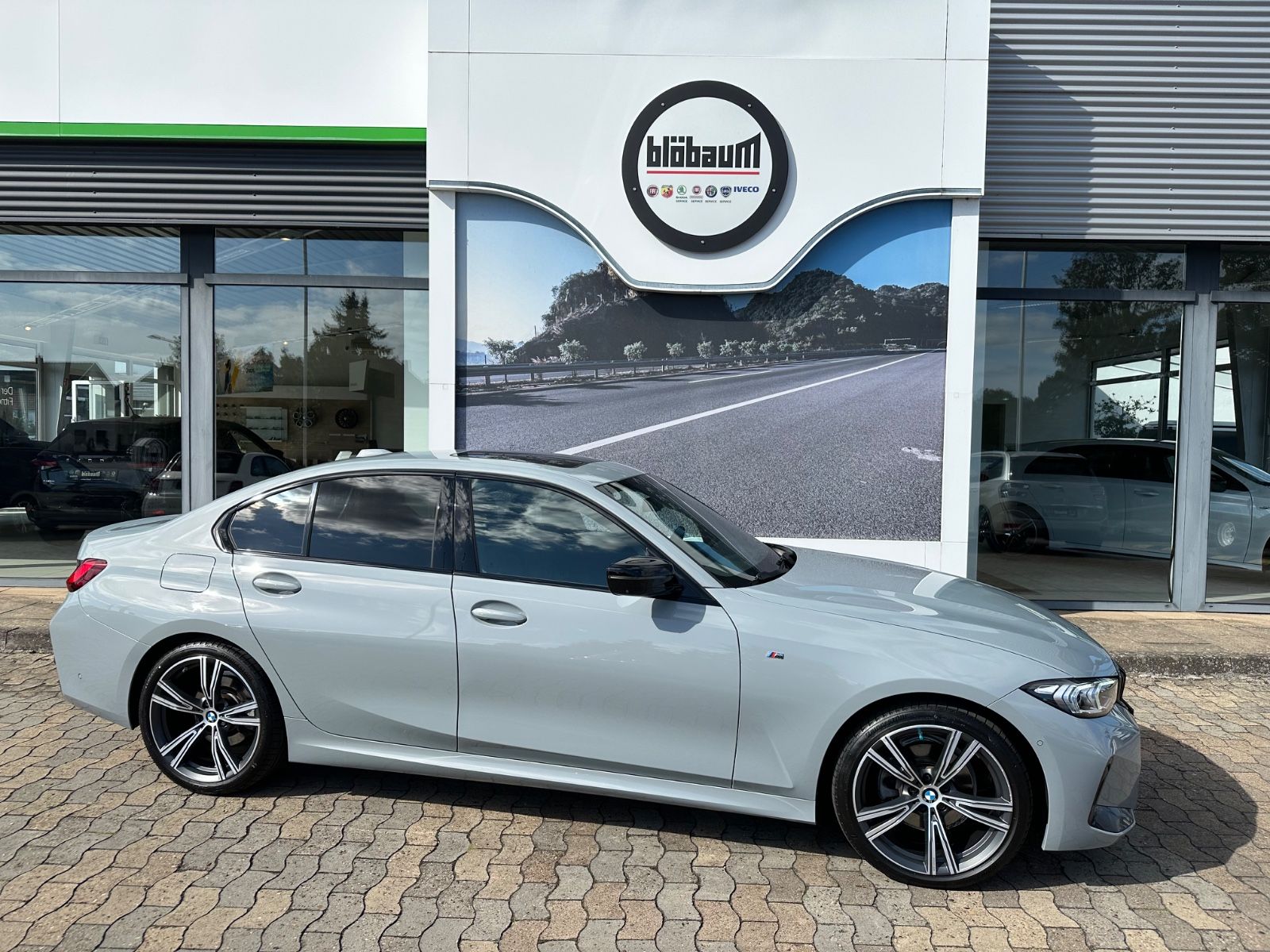 BMW 320 d xDrive M Sport ACC 360° H&K Standh 19"