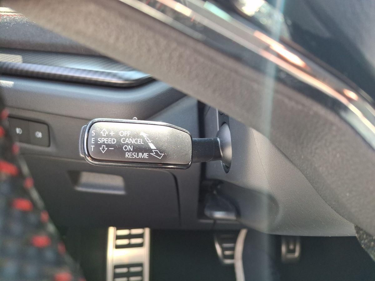Skoda Octavia Combi 2.0 TDI RS 4x4 200PS Matrix-LED HU
