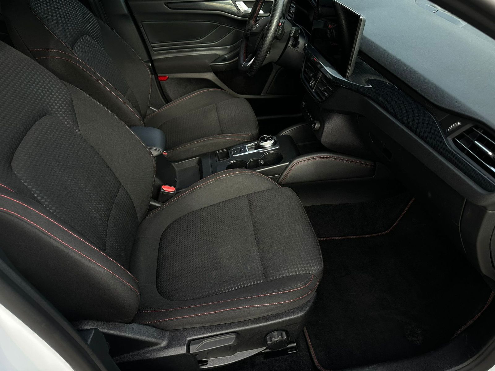 Ford Focus 1.5 Turnier ST-Line X LED ACC NAV KAM AHK