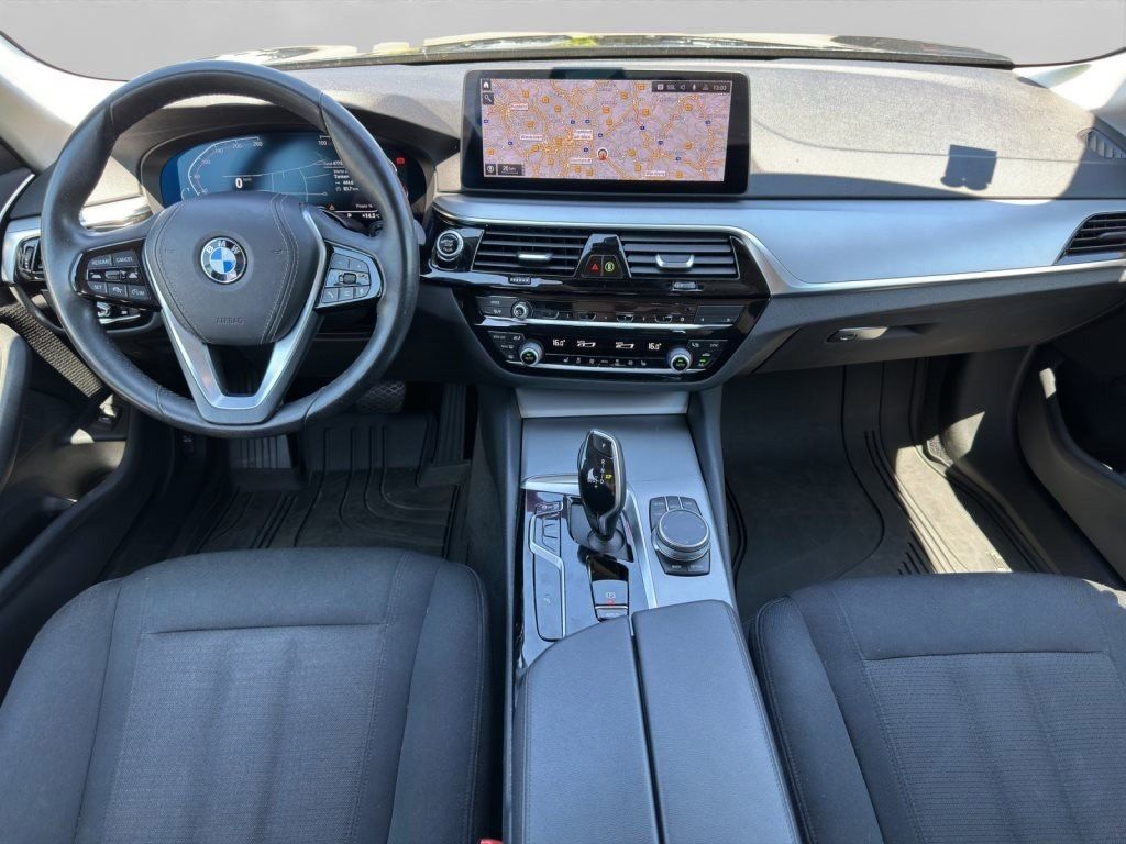 BMW 530d xDrive Limo Schiebedach AHK Stop+Go RFK Sit