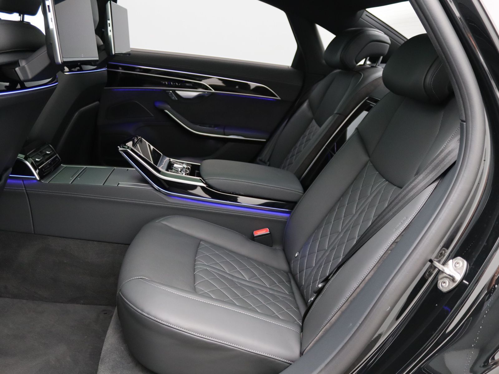 Audi A8 lang 50 TDI quattro - Samsaru's Car Outlet