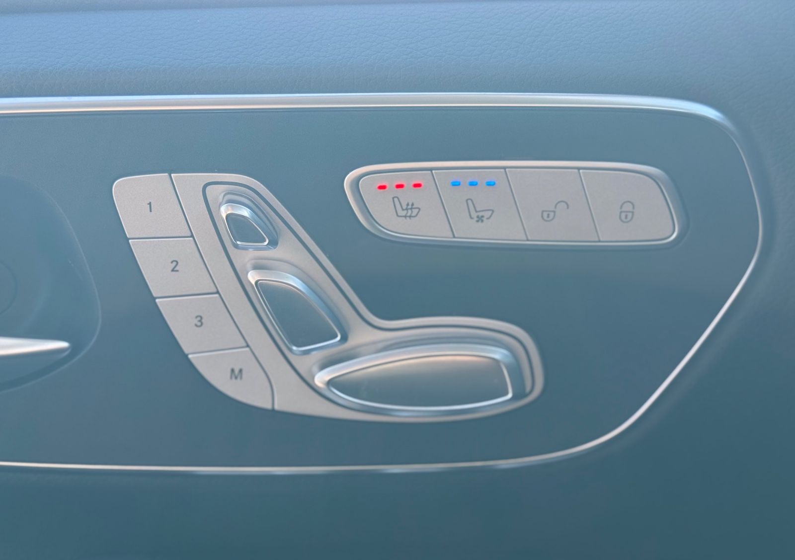 Mercedes-Benz V 300 d Exclusive - Samsaru's Car Outlet