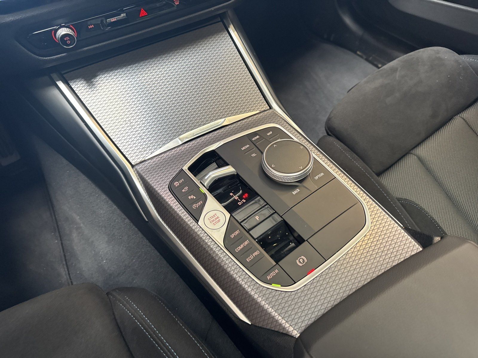BMW 330i xDrive Touring M Sport|Pano|19"LMR|Head-Up