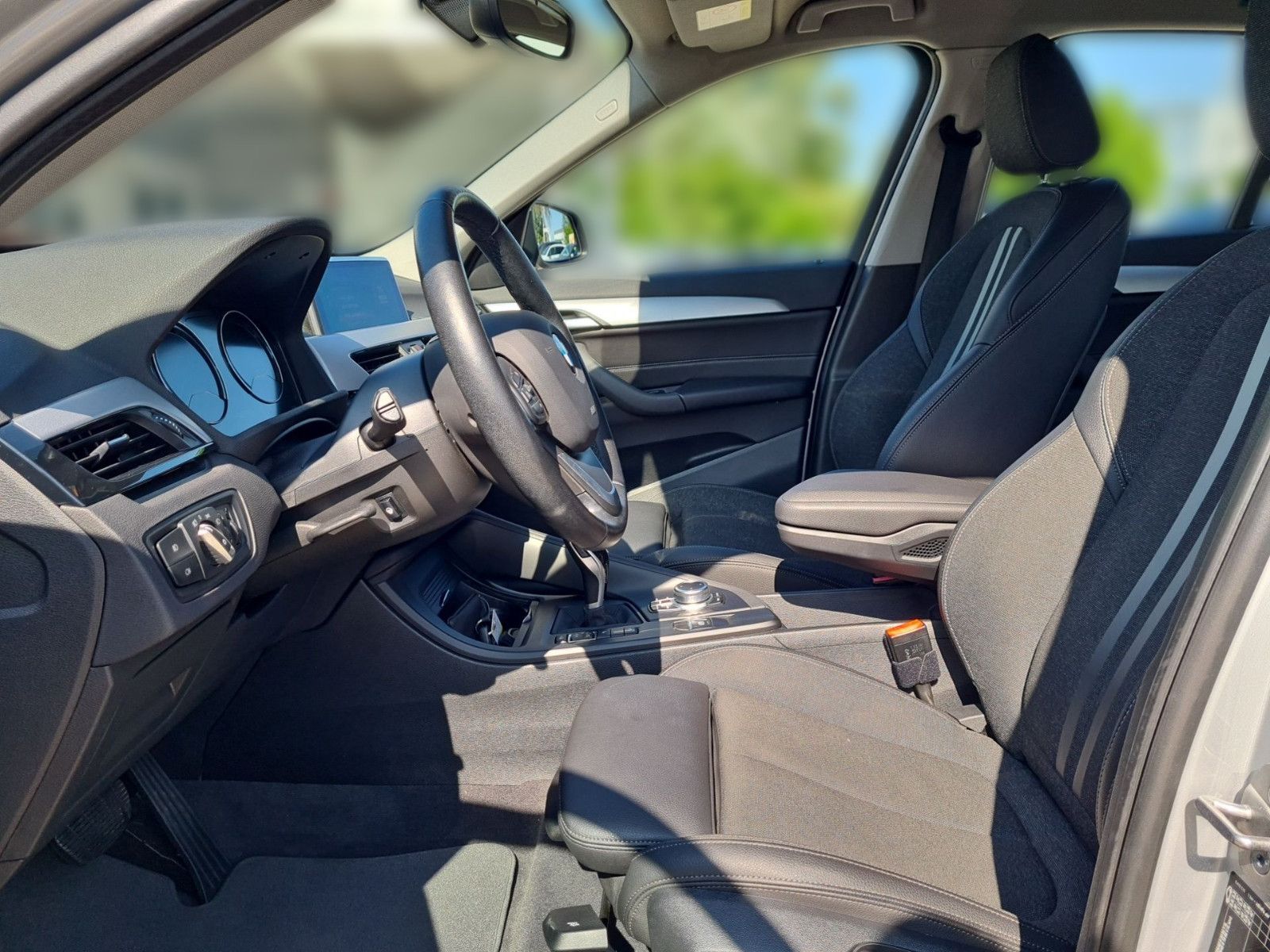 BMW X1 18d xDrive Business - Samsaru's Car Outlet