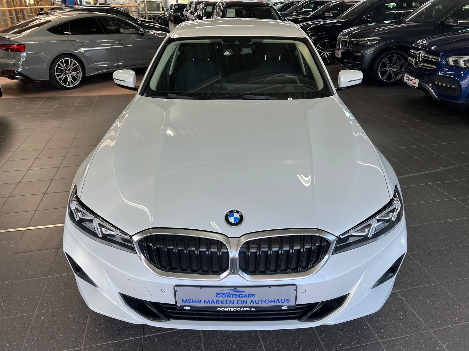 BMW 320 d xDrive Limousine Driving Assist+LED+CURVED