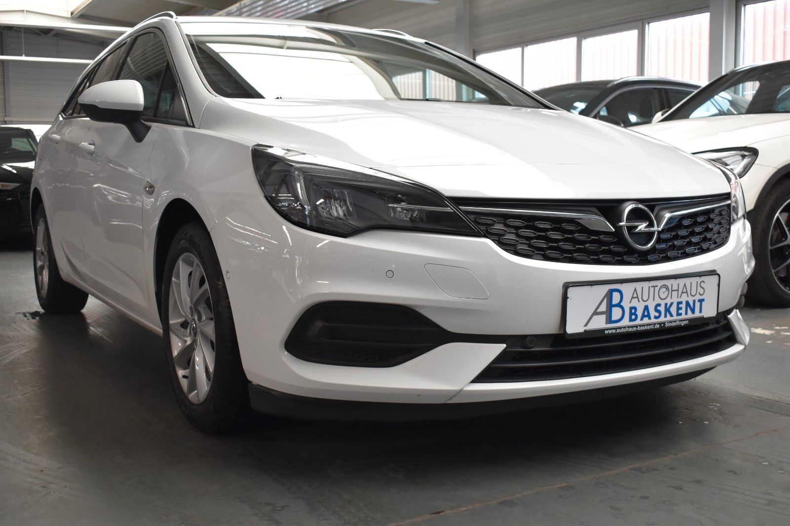 Opel Astra K Sports Tourer Elegance - Samsaru's Car Outlet