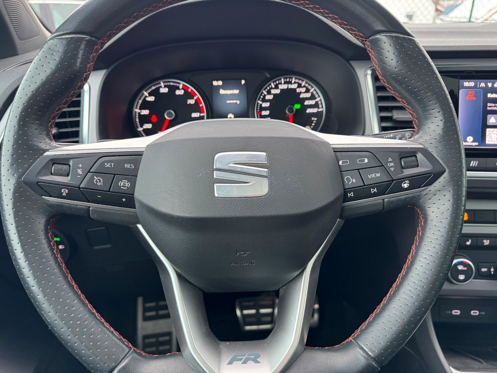 Seat Ateca FR 2.0 TSI DSG 4Drive ACC AHK PANO