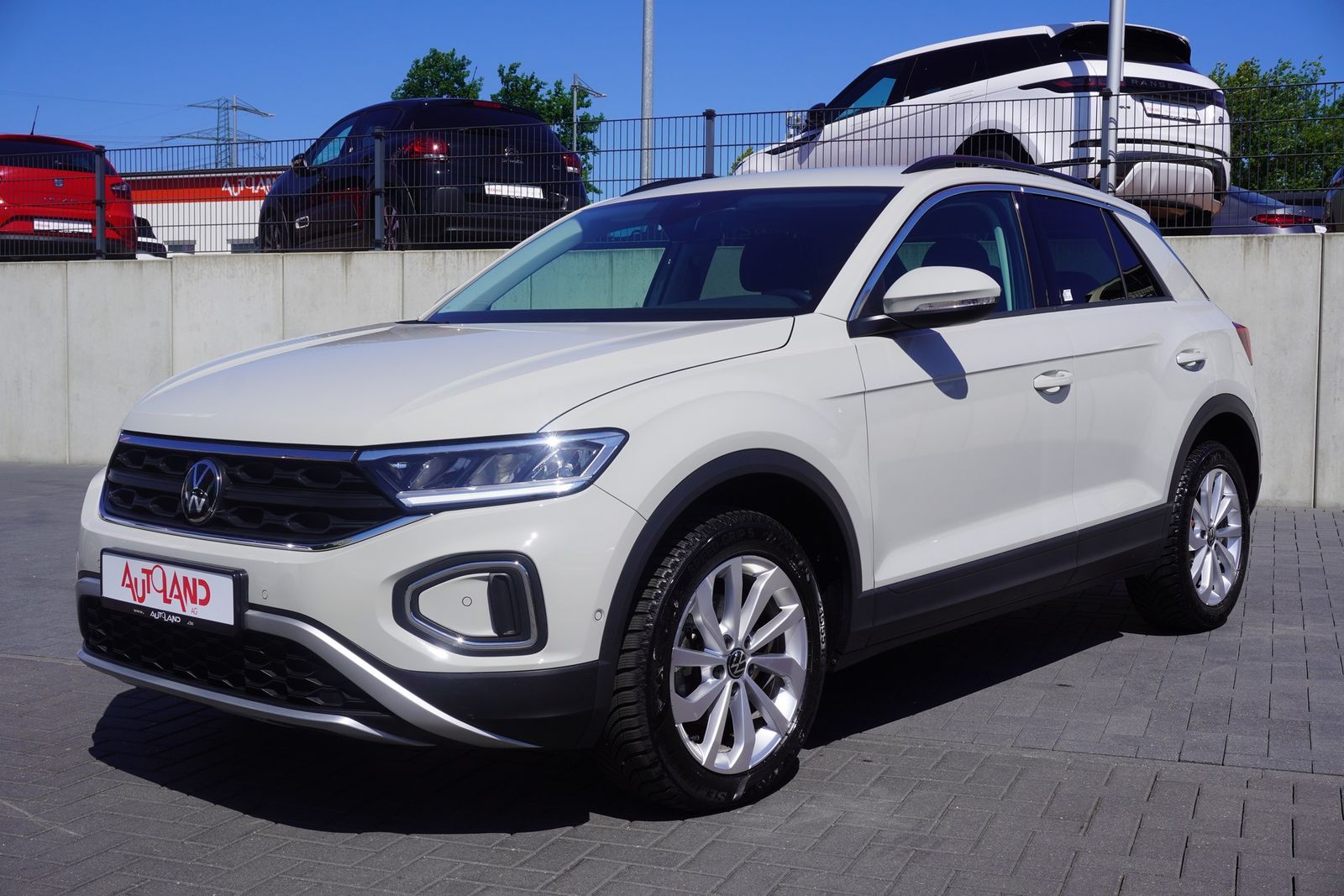 Volkswagen T-Roc 1.5 TSI DSG - Samsaru's Car Outlet